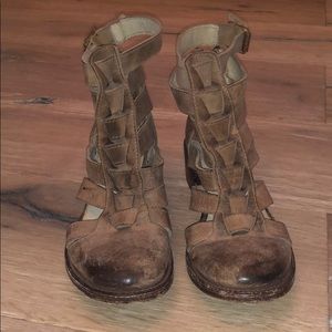 Never been worn Freebirds!!